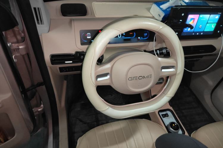 Used Geely Galaxy Panda 2023 Panda Mini 200km Endurance Bear Steering Wheel