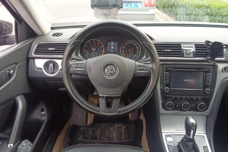 Used Volkswagen Passat 2014 1.8TSI DSG Prestige Navigation Edition

