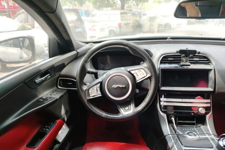 Used Jaguar XE 2017 2.0T 200 PS R-Sport