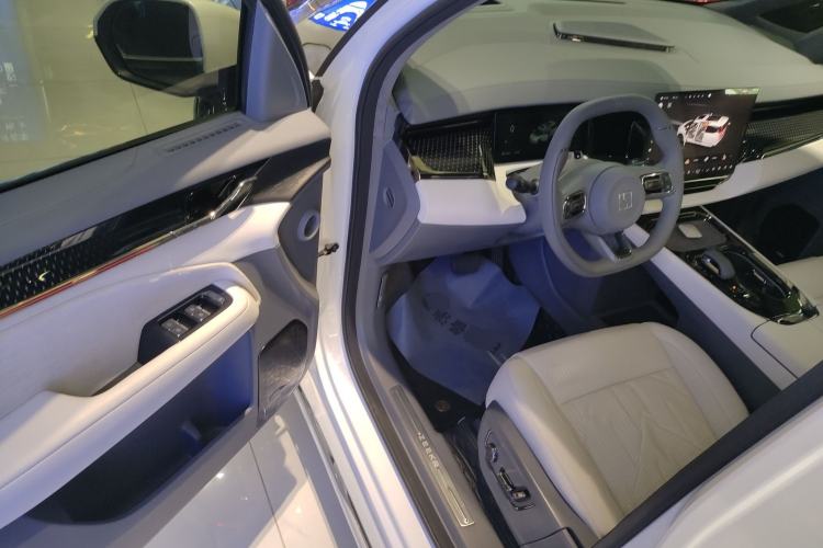 Used Zeekr 009 2024 Six-Seat Executive Version 4WD 108 kWh Driver Seat