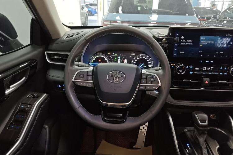 Used Toyota Highlander 2022 Dual-Engine 2.5L Four-Wheel Drive Prestige Version 7 Seats
