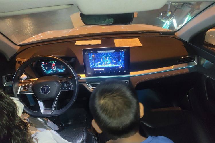 Used BYD Song Pro New Energy 2019 EV High-Power Long-Range Flagship Model Center Console