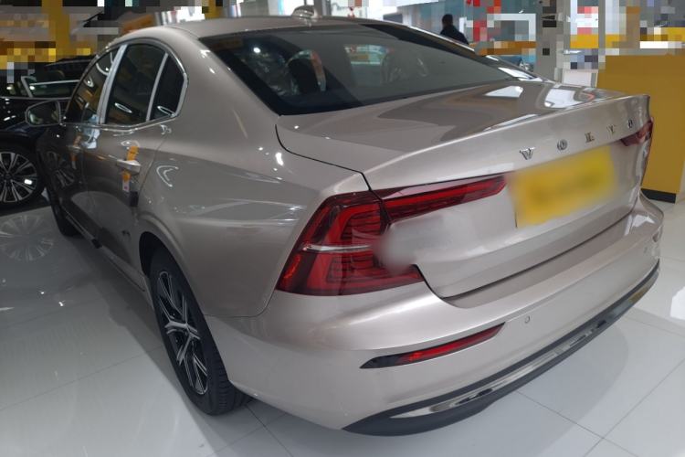 Used Volvo S60 2026 Model B4 Zhiyi Luxury Edition