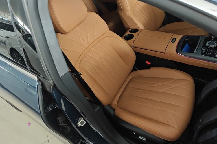 Used Geely Galaxy Galaxy 8 2025 130km EM-P Exploration Edition
