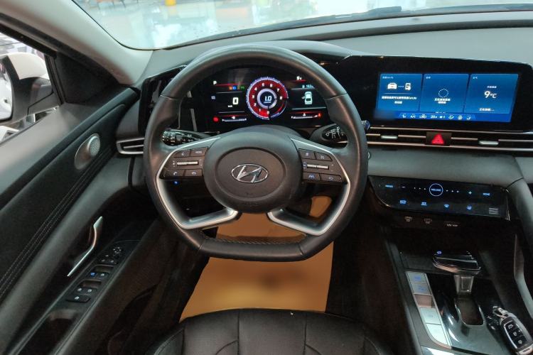 Used Hyundai Elantra 2022 1.5L CVT LUX Prestige Edition