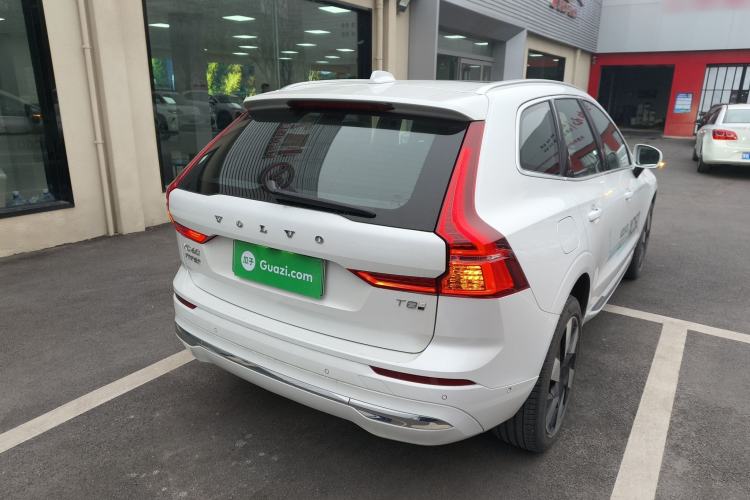 Used Volvo XC60 New Energy 2025 Plug-in Hybrid Long-Range All-Wheel Drive Smart Luxury Edition Rear Right 45 Deg