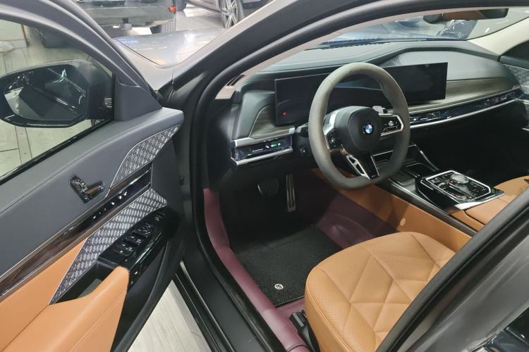 Used BMW 7 Series 2023 735Li M Sport Package Driver Seat