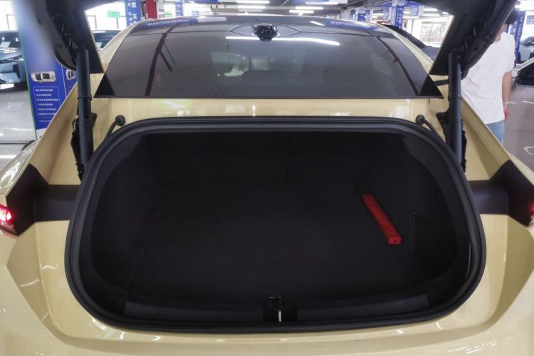 Used Nio ET5 2022 100 kWh Trunk