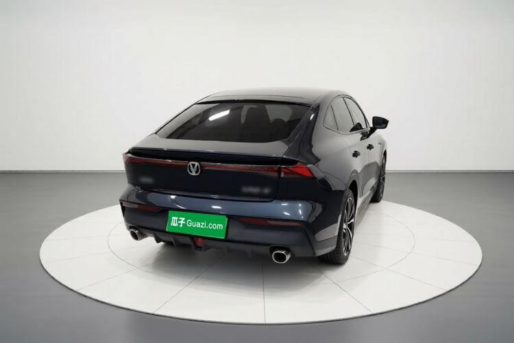 Used Changan UNI-V 2023 1.5T Prestige Model
