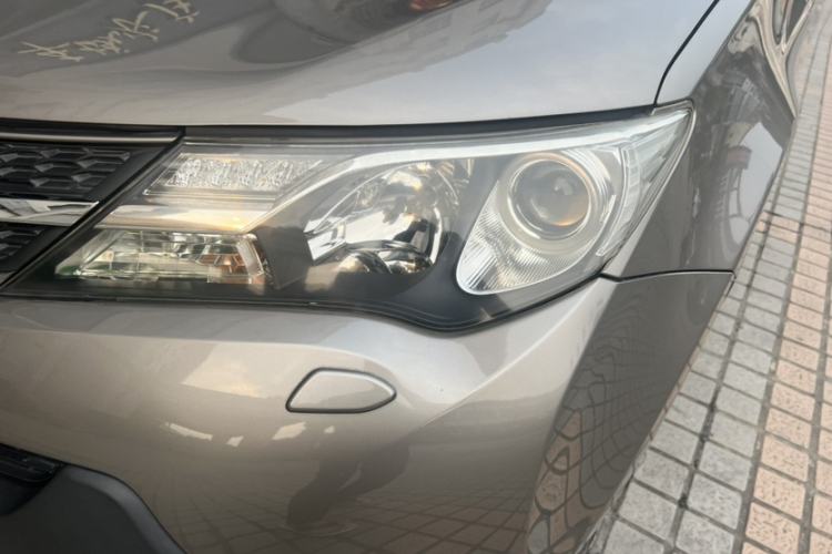 Used Toyota RAV4 2015 2.5L Automatic 4x4 Luxury Edition
