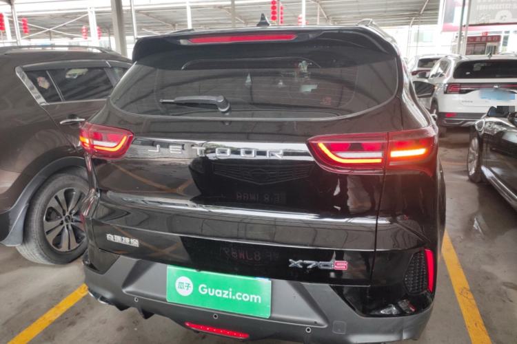 Used JETOUR X70S 2023 1.5T DCT Glory Edition 5-seater
