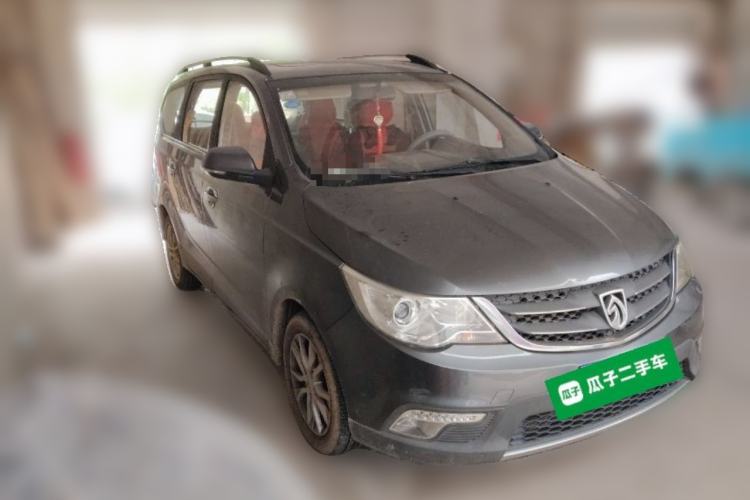 Used Baojun 730 2014 1.5L manual luxury trim 7 seats
