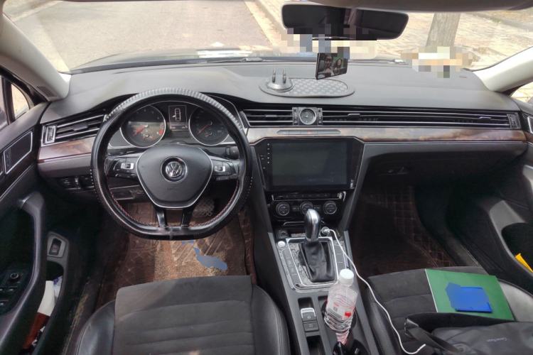 Used Volkswagen Magotan 2017 330TSI DSG Luxury Model Center Console