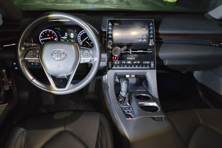 Used Toyota Avalon 2019 2.5L Touring Premium Version China VI Standard Center Console