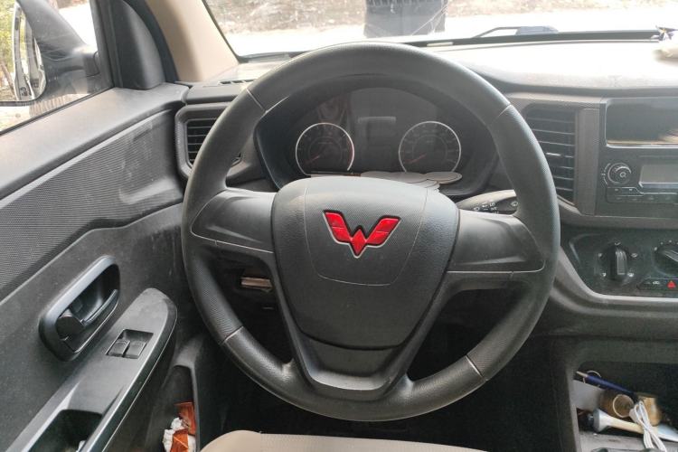 Used Wuling Hongguang V 2022 1.5L Jingqu Version Hydraulic Power Steering LAR