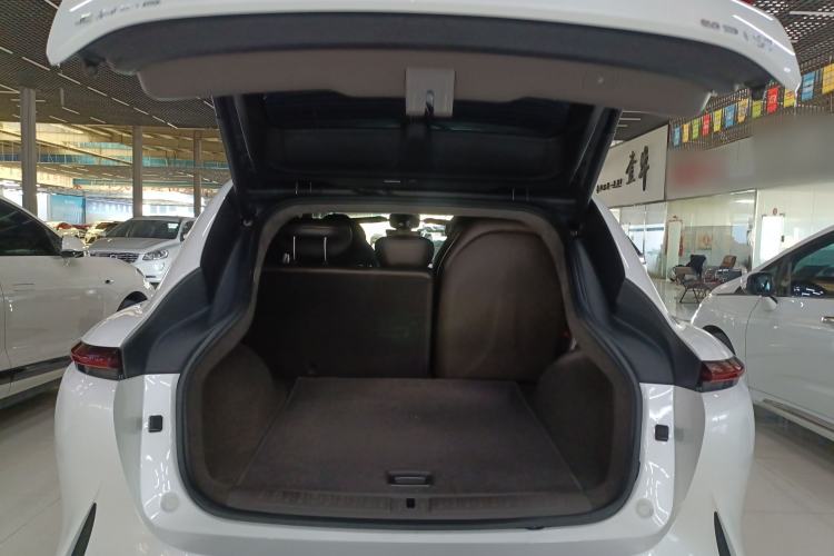 Used IM LS7 2023 100kWh Lux All-Wheel-Drive Version