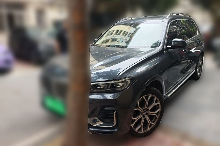 Used BMW X7 2021 xDrive40i Luxury Package with Leading Features