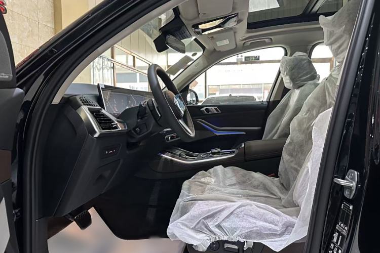 Used BMW X5 2025 Model, xDrive 30Li Prestige M Sport Night Package
