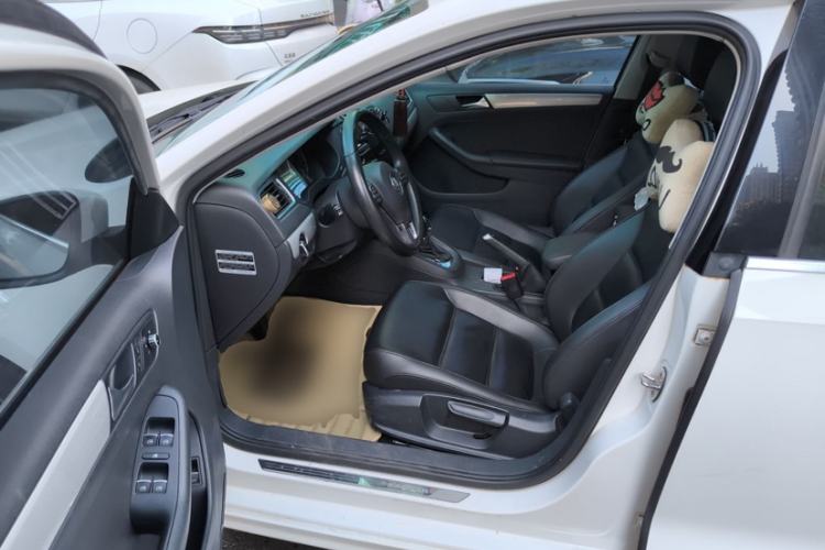 Used Volkswagen Sagitar 2014 Revised Version 1.4TSI Automatic Luxury Edition