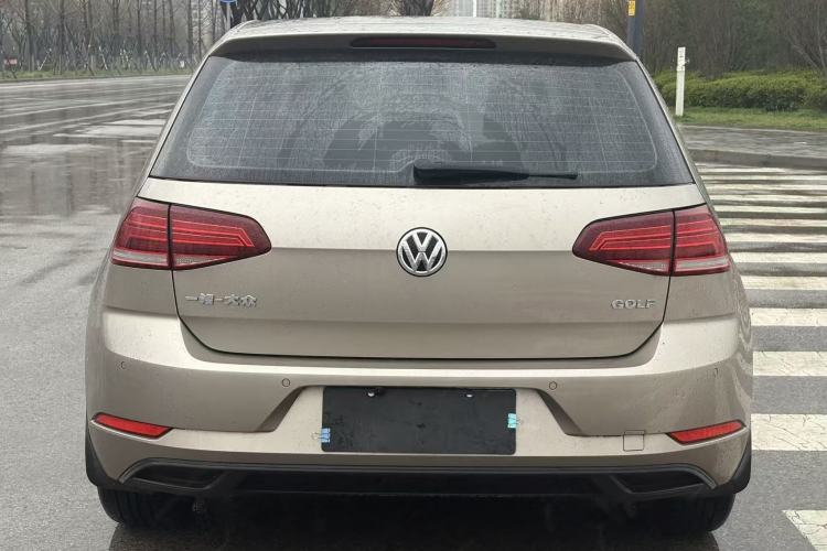 Used Volkswagen Golf 2018 1.6L Automatic Fashion Model Exterior 5