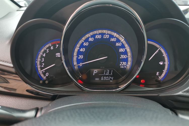 Used Toyota YARiS L Zhi Xuan 2017 1.5G CVT JingSu Model with Upgraded Sunroof
