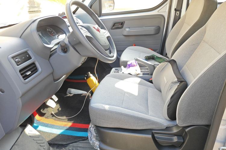 Used Wuling Yangguang 2025 Model 400km Bus Edition—Comfort Edition
