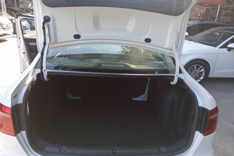 Used Volkswagen Lavida 2013 Restyled Classic 1.6L Automatic Comfort Edition