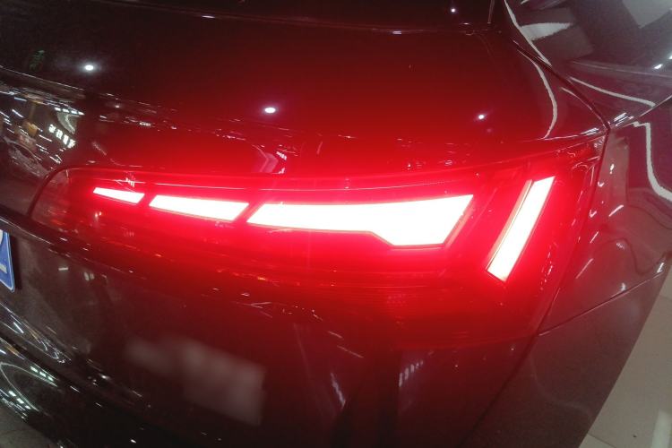 Used Audi Q5L 2022 40T Luxury Dynamic Model Right Rear Taillight