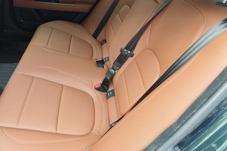 Used Jaguar XEL 2025 2.0T 250 PS R-DYNAMIC 90th Anniversary Edition Left Rear Seat