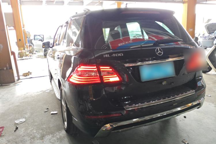 Used Mercedes-Benz M-Class 2015 ML 400 4MATIC Dynamic Model Rear Left 45 Deg