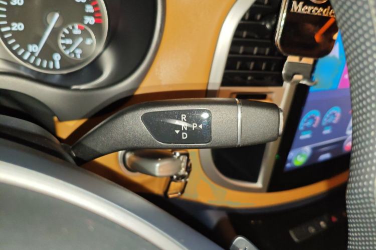 Used Mercedes-Benz Vito 2018 2.0T Elite Version 7 Seats China VI Emission Standard