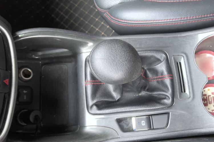 Used Changan CS75 2017 Shangkui Edition 1.5T Manual Fengxiang Model