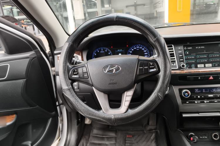 Used Hyundai Mistra 2014 1.8L Automatic Deluxe DLX Model Steering Wheel