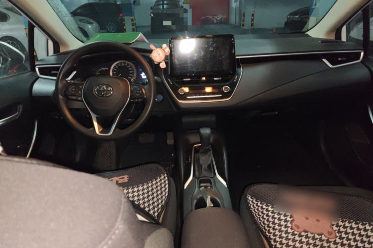 Used Toyota Corolla 2021 Dual-Motor 1.8L E-CVT Elite Edition Center Console