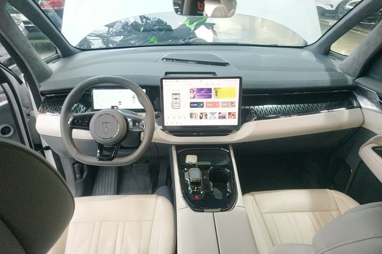 Used Zeekr 009 2022 WE Edition
