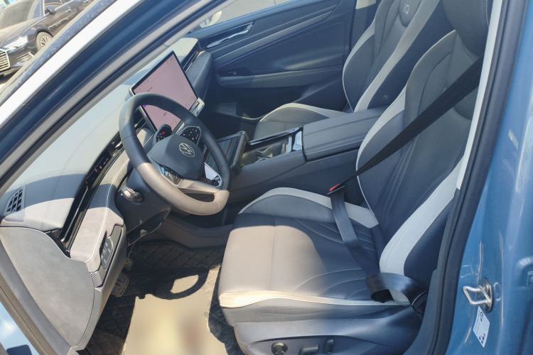 Used Volkswagen ID.7 VIZZION 2024 PRO Model Left Front Seat