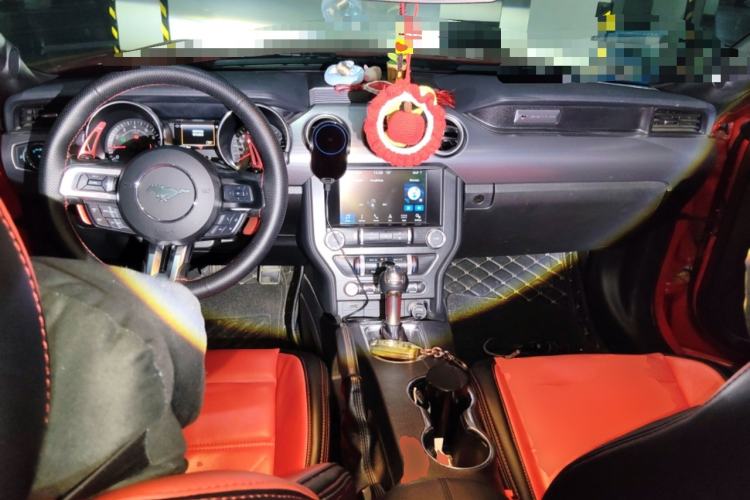 Used Ford Mustang 2019 2.3T Automatic Hardtop Base Version U.S. Specification Center Console