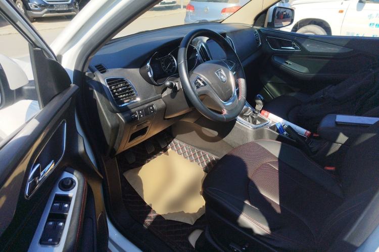 Used Baojun 560 2016 1.5T Manual Luxury Model Driver Seat