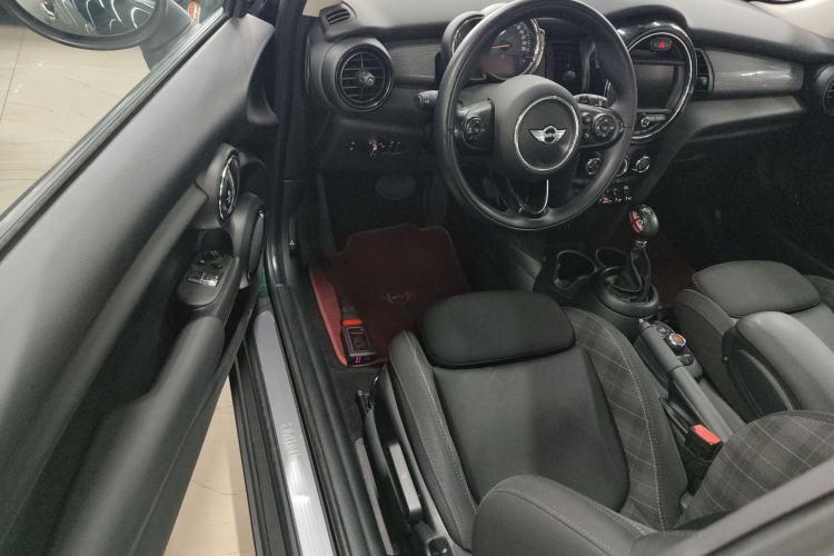 Used MINI MINI 2016 1.5T COOPER
