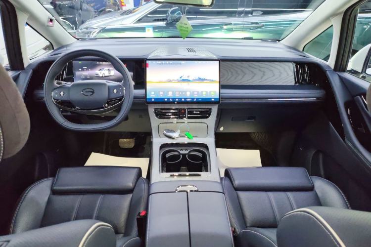 Used GAC Trumpchi Xiangwang M8 2025 Kunkun Series Ultra First-Class Cabin Center Console