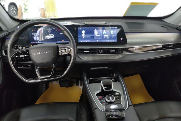 Used Chery Tiggo 8 PRO 2024 Champion Edition 290T Two-Wheel Drive Shining Version 5 Seats Center Console