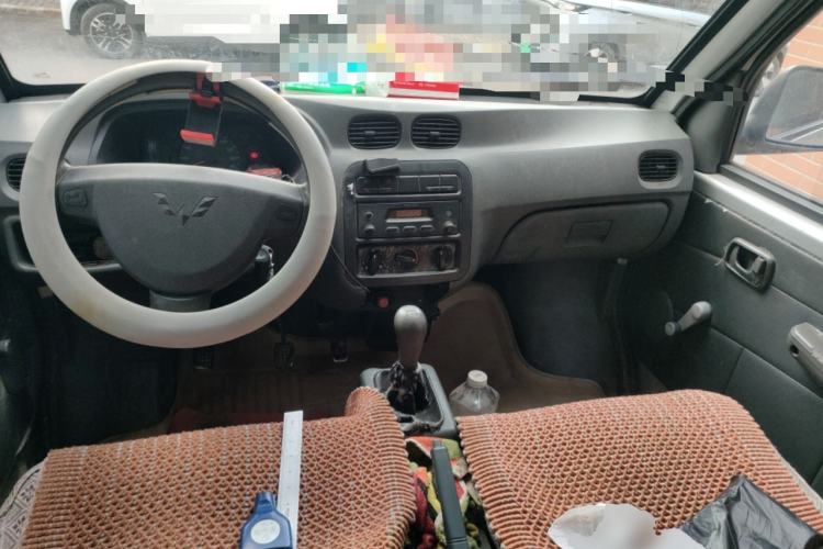 Used Wuling Zhiguang 2010 1.0L New Version Practical Short-Body L2Y
