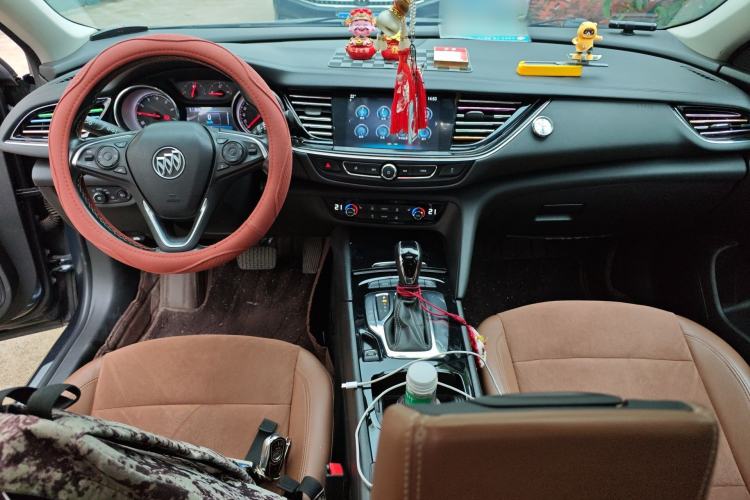 Used Buick Regal 2019 20T Elite Version China VI Standard Center Console