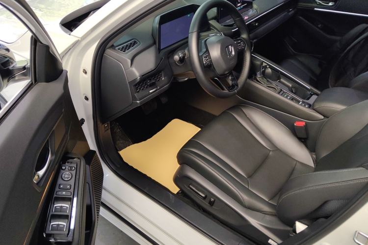 Used Honda Accord 2025 Sport Series 260TURBO Luxury Edition Driver Seat