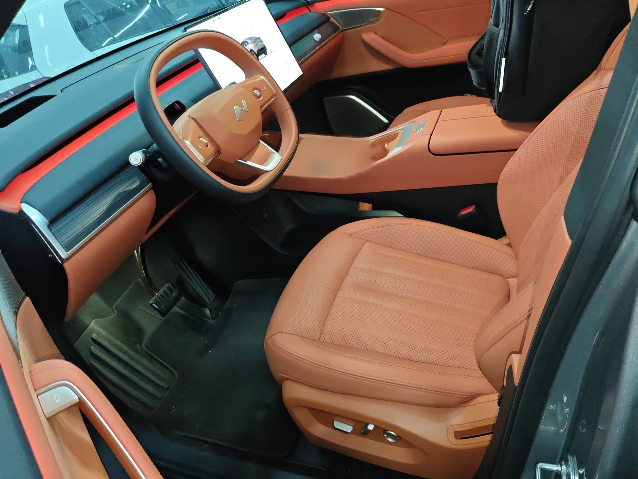 Переднее сиденье в автомобиле