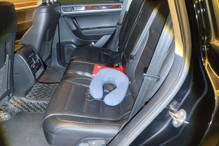 Used Volkswagen Touareg 2011 3.0 TSI High-End Version Left Rear Seat