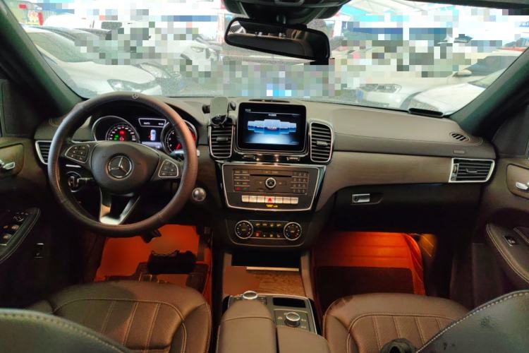 Used Mercedes-Benz GLE 2017 GLE 320 4MATIC Dynamic Model Center Console