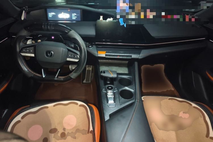 Used CHANGAN UNI-V 2023 1.5T Prestige Model Center Console