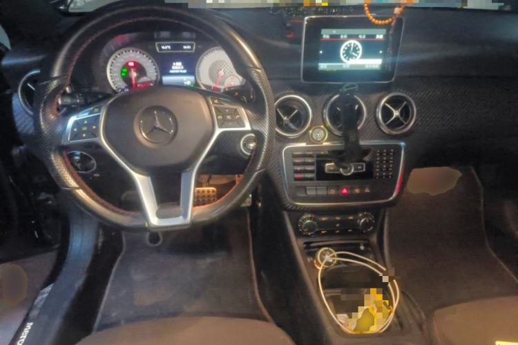 Used Mercedes-Benz A-Class 2015 A 200 Sport Edition Center Console