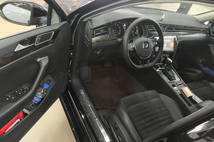 Used Volkswagen Magotan 2017 330TSI DSG Luxury Model